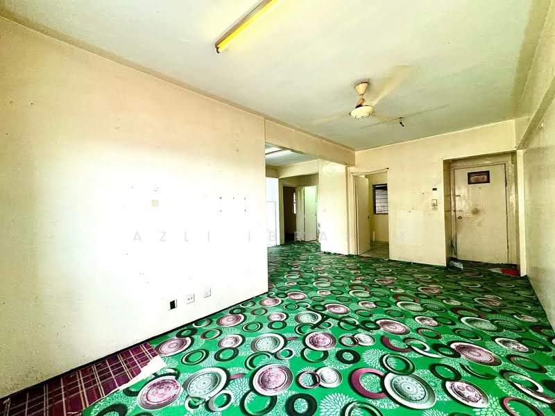 Pangsapuri untuk Dijual di Pangsapuri Bukit Baru - Azli Ibrahim - Living Room - PropertyGuru.com.my