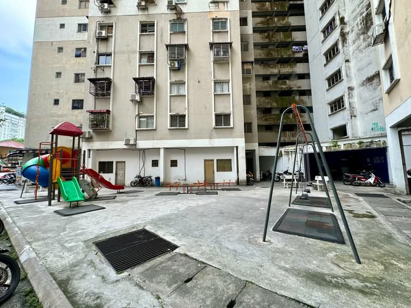Pangsapuri untuk Dijual di Pangsapuri Bukit Baru - Azli Ibrahim - Exterior - PropertyGuru.com.my