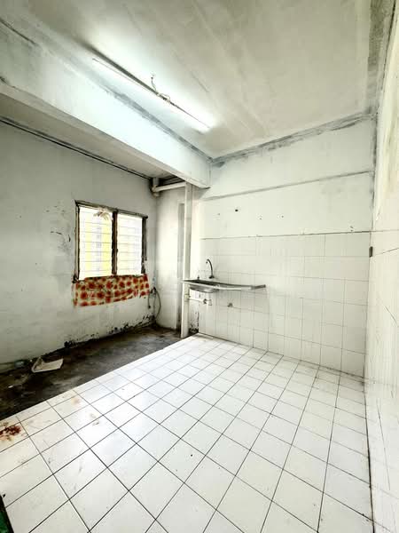 Pangsapuri untuk Dijual di Pangsapuri Bukit Baru - Azli Ibrahim - Kitchen - PropertyGuru.com.my