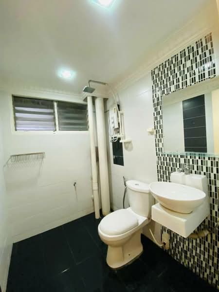 Kondominium untuk Dijual di Widuri Impian - Luqman Ramli - Bathroom - PropertyGuru.com.my