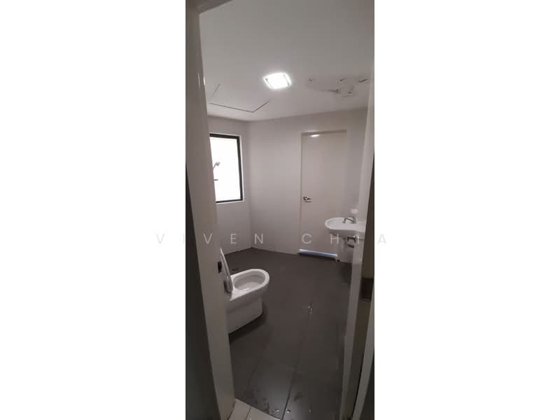 Servis Apartment untuk Dijual di Zeva @ Equine South - Viven Chia - Bathroom - PropertyGuru.com.my