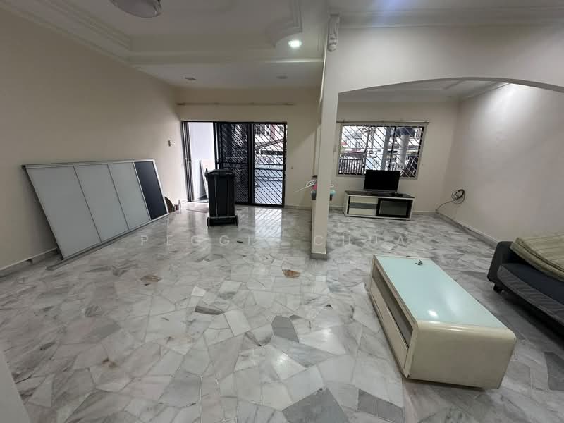 2-storey Terraced House for Rent in Johor Bahru (Johor) - Peggie Chua - Living Room - PropertyGuru.com.my