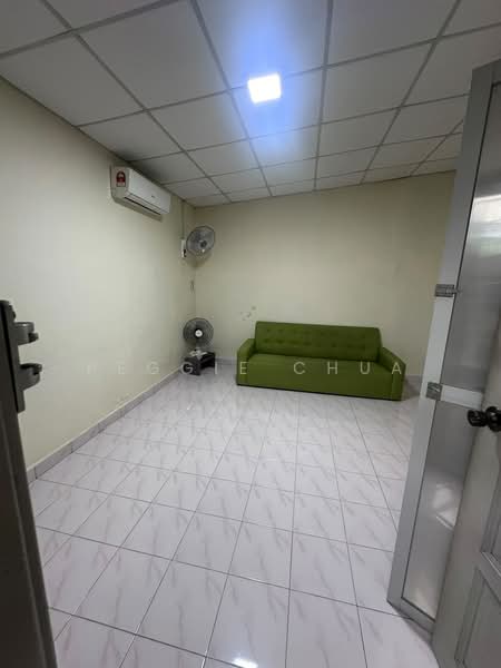 2-storey Terraced House for Rent in Johor Bahru (Johor) - Peggie Chua - Living Room - PropertyGuru.com.my