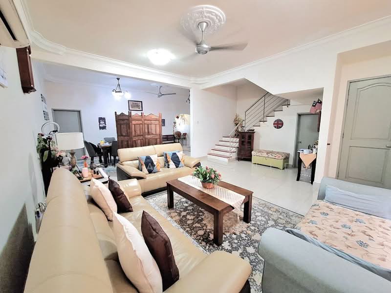 Rumah Teres 2.5 Tingkat untuk Dijual di Klang (Selangor) - Ashraff Daniel - Living Room - PropertyGuru.com.my