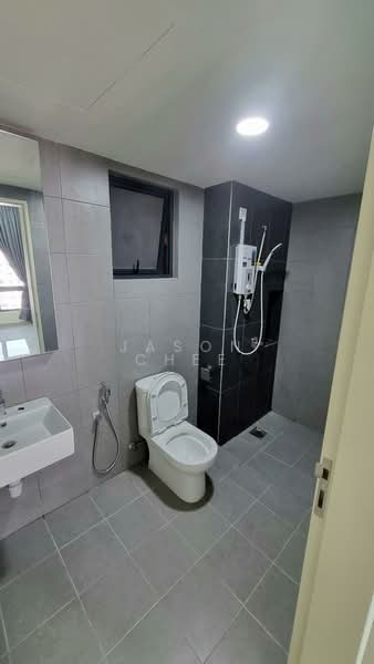 Servis Apartment untuk Disewa di D'Cosmos Residences - Jason Chee - Bathroom - PropertyGuru.com.my