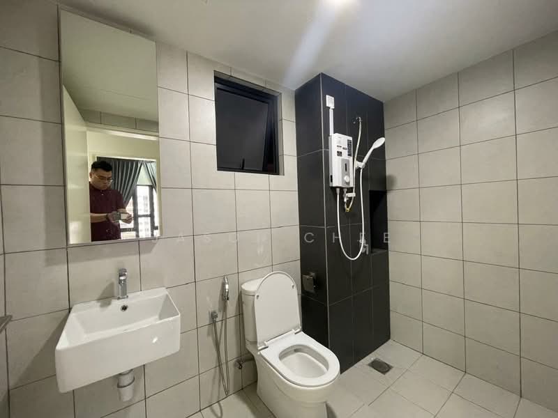 Servis Apartment untuk Disewa di D'Cosmos Residences - Jason Chee - Bathroom - PropertyGuru.com.my