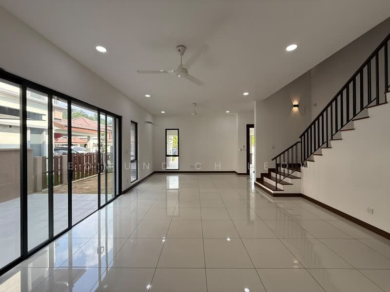 2-storey Terraced House for Rent in Rawang (Selangor) - Edmund CH Leow - Living Room - PropertyGuru.com.my