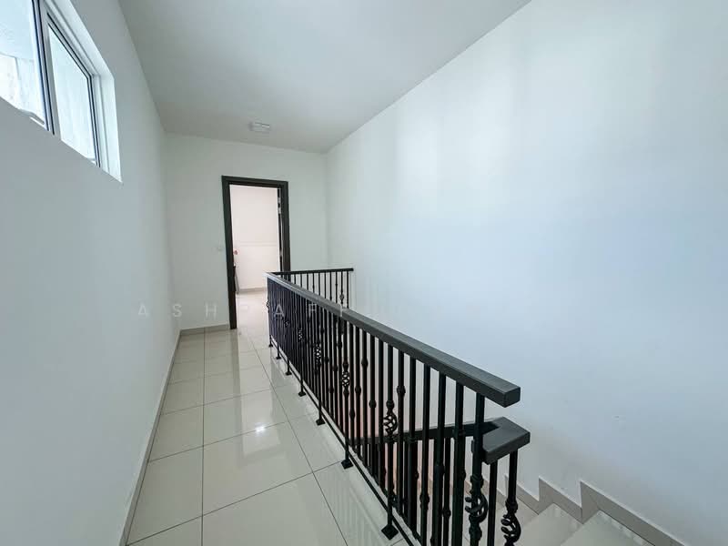 2.5-storey Terraced House for Sale in Setia Eco Glades (Cyberjaya) - Ashraff Daniel - Corridor - PropertyGuru.com.my