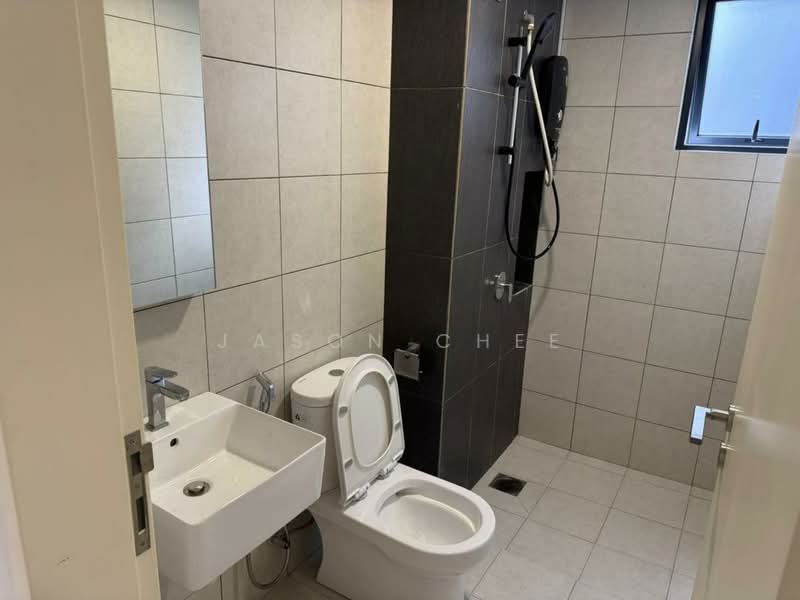 Servis Apartment untuk Disewa di D'Cosmos Residences - Jason Chee - Bathroom - PropertyGuru.com.my