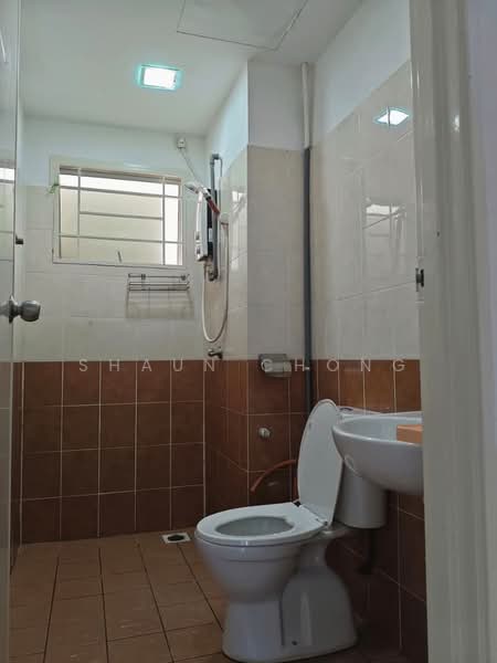 Condominium for Rent at Pearl Avenue - Shaun Chong - Bathroom - PropertyGuru.com.my