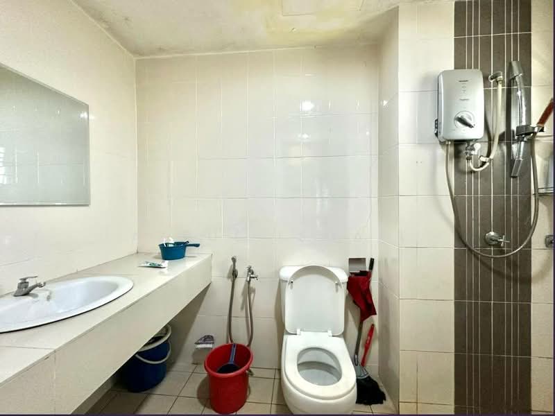 Kondominium untuk Dijual di Symphony Heights (Simfoni Heights) - Azrul Ismail - Bathroom - PropertyGuru.com.my