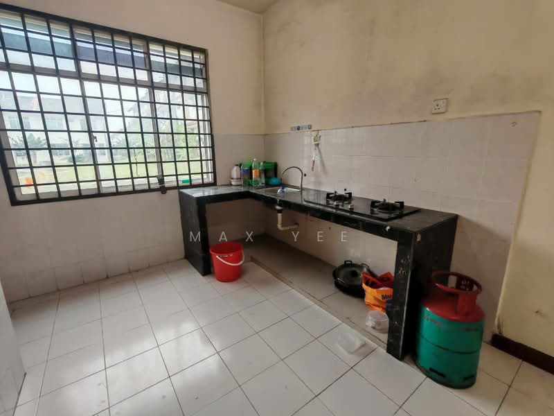 2-storey Terraced House for Rent in Bandar Putra (Kulai) - Max Yee - Kitchen - PropertyGuru.com.my