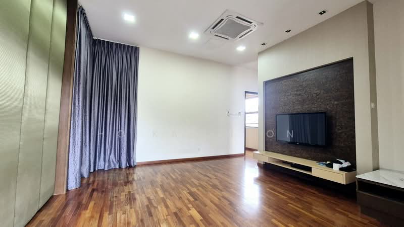 Rumah Berkembar untuk Dijual di Bandar Sungai Long (Selangor) - Ho Kah Moon - Living Room - PropertyGuru.com.my