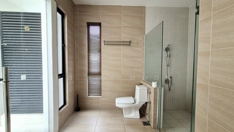 Rumah Berkembar untuk Dijual di Bandar Sungai Long (Selangor) - Ho Kah Moon - Bathroom - PropertyGuru.com.my