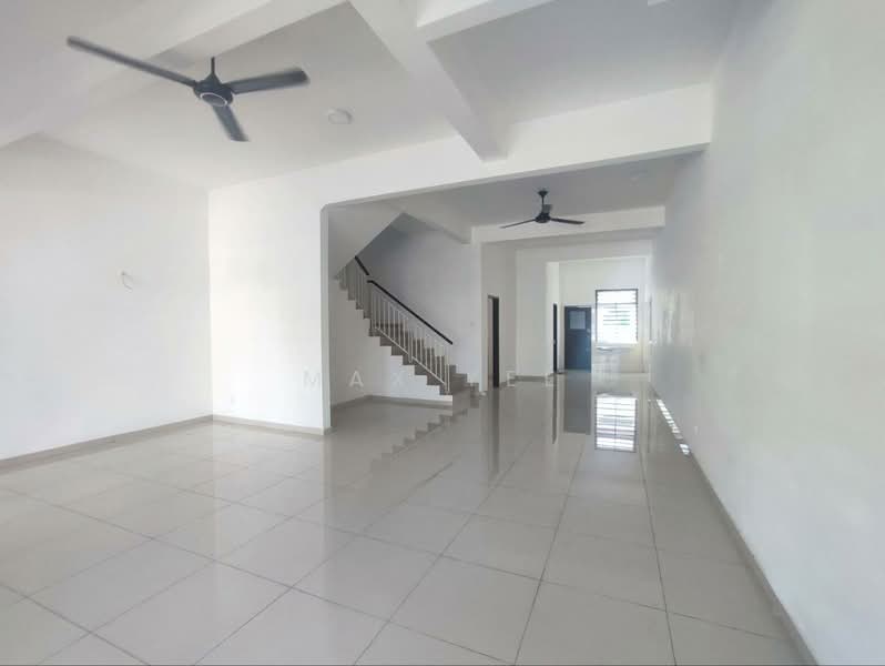 2-storey Terraced House for Rent in Kelapa Sawit (Kulai) - Max Yee - Living Room - PropertyGuru.com.my