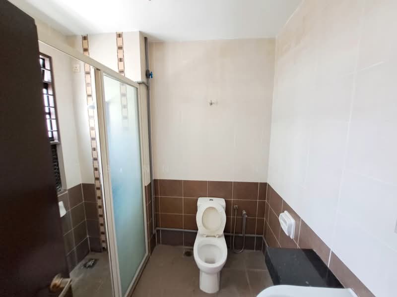 2.5-storey Terraced House for Sale in Bandar Kinrara Seksyen 5 (Bandar Kinrara) - SUNNY YONG - Bathroom - PropertyGuru.com.my