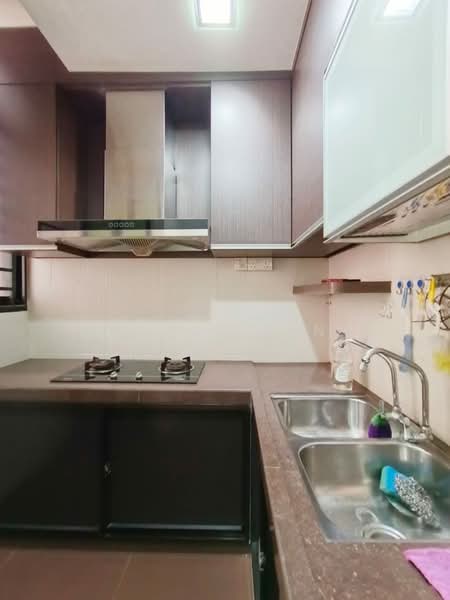 Pangsapuri untuk Dijual di Kipark Apartment - Daniel Ling - Kitchen - PropertyGuru.com.my