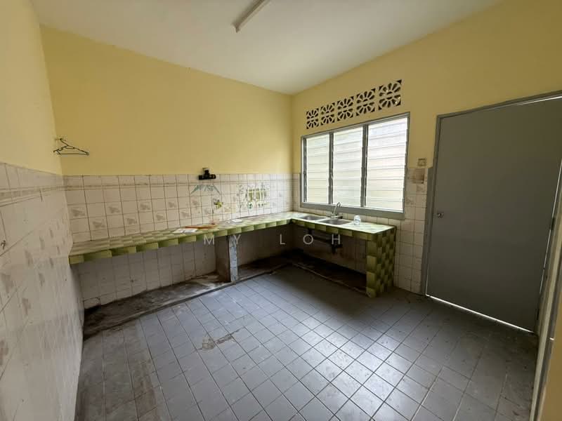 2-storey Terraced House for Sale in Bandar Baru Selayang (Selayang) - MY Loh - Kitchen - PropertyGuru.com.my