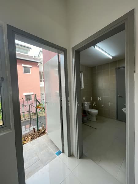 2-storey Terraced House for Rent in Senawang (Negeri Sembilan) - Nurul Ain Mohd Razali - Bathroom - PropertyGuru.com.my