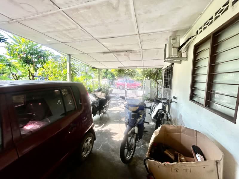 Tanah Kediaman untuk Dijual di Kampung Pandan Dalam (Ampang) - Azli Ibrahim - Car Park - PropertyGuru.com.my