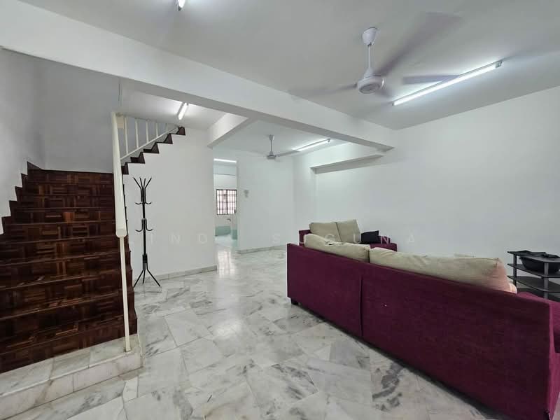 Rumah Teres 2 Tingkat untuk Dijual di Putra Heights (Subang Jaya) - Linda Suguna - Living Room - PropertyGuru.com.my