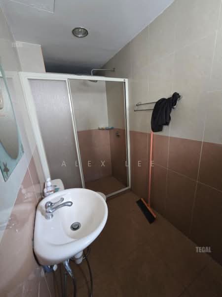 Condominium for Sale at Dynasty Condo (Dinasti Klang) - Alex Lee - Bathroom - PropertyGuru.com.my