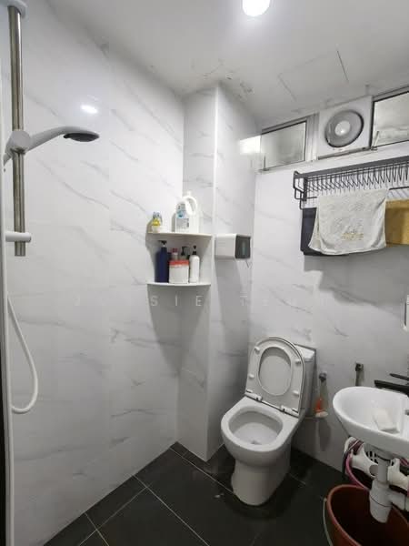 Condominium for Rent at Bukit Awana Condominium - Jossie Teoh - Bathroom - PropertyGuru.com.my