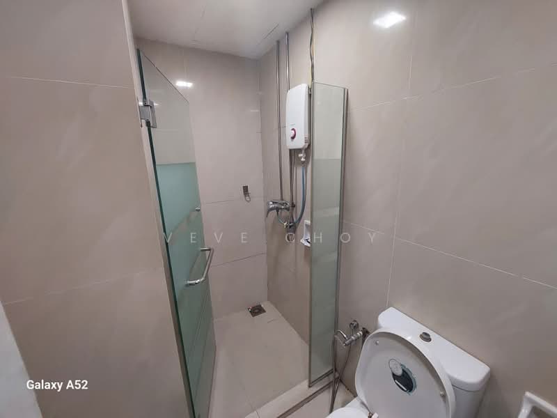 Kediaman Servis untuk Dijual di Parkview Service Apartment - Veve Choy - Bathroom - PropertyGuru.com.my