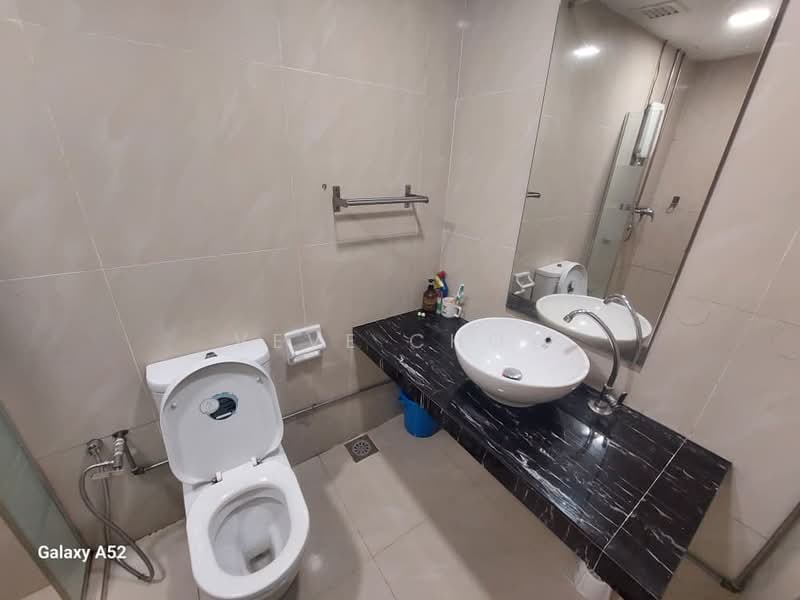 Kediaman Servis untuk Dijual di Parkview Service Apartment - Veve Choy - Bathroom - PropertyGuru.com.my