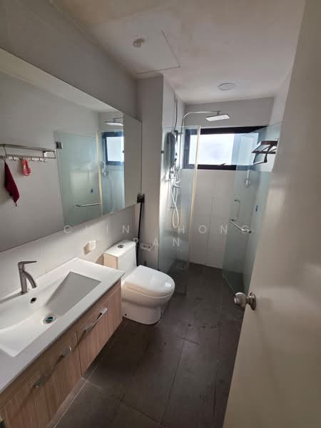 Service Residence for Sale at Sk One Residence - Chin Thong Pan - Bathroom - PropertyGuru.com.my