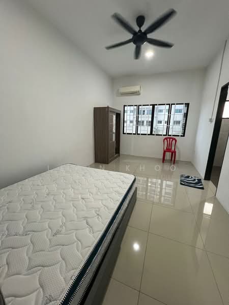 Rumah Berkembar untuk Dijual di Taman Scientex Rawang (Rawang) - Levin Khoo - Bedroom - PropertyGuru.com.my