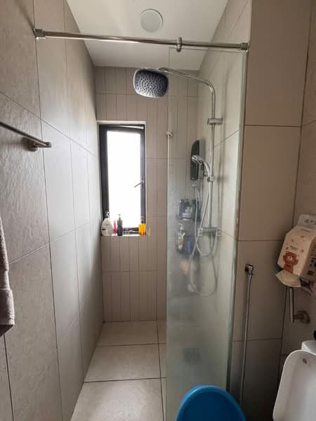 Service Residence for Sale at Kenwingston Avenue - Alan Lee - Bathroom - PropertyGuru.com.my
