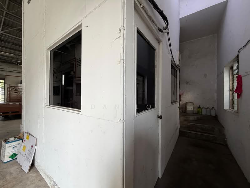 Kilang Teres untuk Dijual di Bukit Kinrara Industrial Park (Puchong) - Dan Lo - Exterior - PropertyGuru.com.my