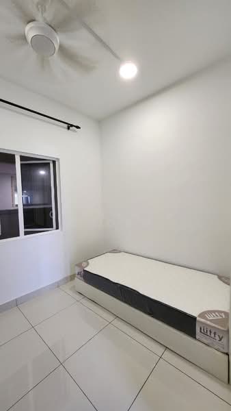 Condominium for Rent at Paraiso Residence @ The Earth - Clarence Chong - Bedroom - PropertyGuru.com.my