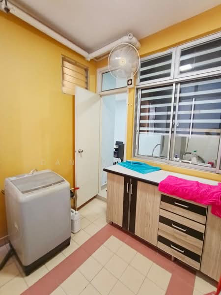 Pangsapuri untuk Dijual di Kipark Apartment - Daniel Ling - Kitchen - PropertyGuru.com.my