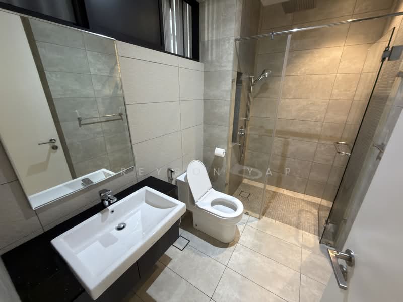 Servis Apartment untuk Disewa di The Sentral Suites - Greyson Yap - Bathroom - PropertyGuru.com.my