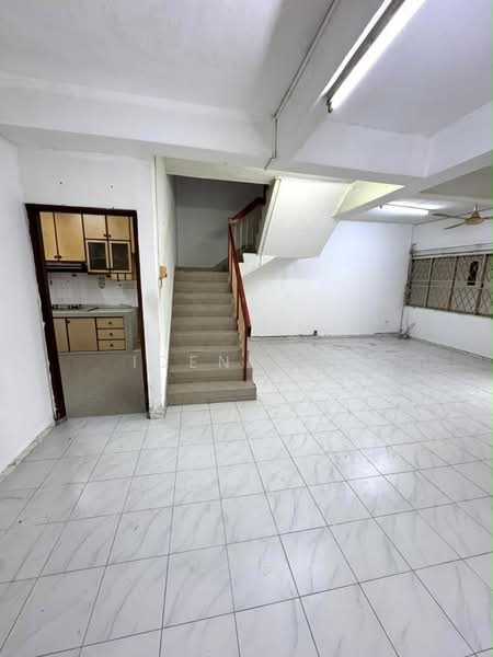 2-storey Terraced House for Sale in Taman Johor Jaya (Johor Bahru) - Iden Tan - Kitchen - PropertyGuru.com.my