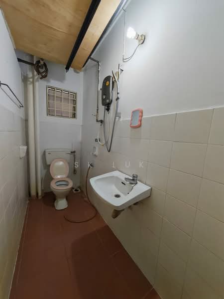 Apartment for Sale at Orchid Court - SK Luk - Bathroom - PropertyGuru.com.my