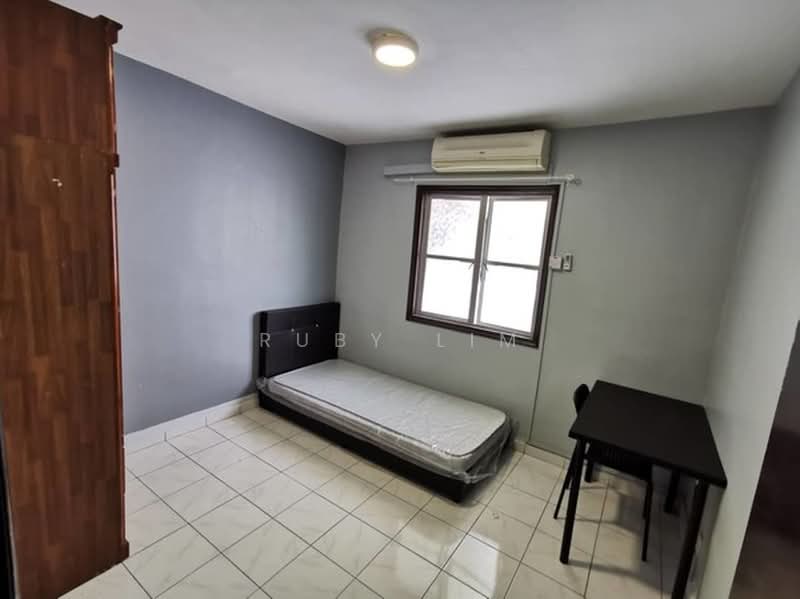 Kondominium untuk Dijual di Pantai Hillpark 2 - Ruby Lim - Bedroom - PropertyGuru.com.my