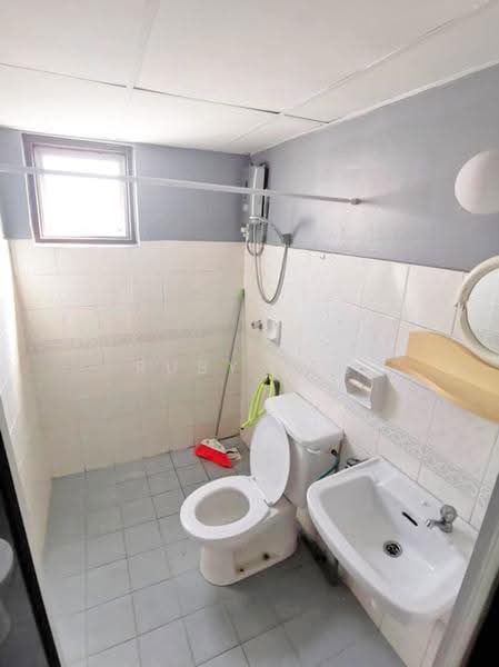 Kondominium untuk Dijual di Pantai Hillpark 2 - Ruby Lim - Bathroom - PropertyGuru.com.my