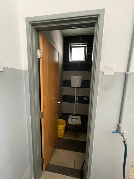 Cluster Factory for Sale in Taman Nusantara Prima (Gelang Patah) - CC Tan - Bathroom - PropertyGuru.com.my