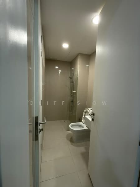 Servis Apartment untuk Disewa di Southlink - Cliff Siow - Bathroom - PropertyGuru.com.my