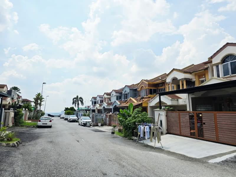 2-storey Terraced House for Sale in Bandar Puteri Puchong (Puchong) - SUNNY YONG - Exterior - PropertyGuru.com.my