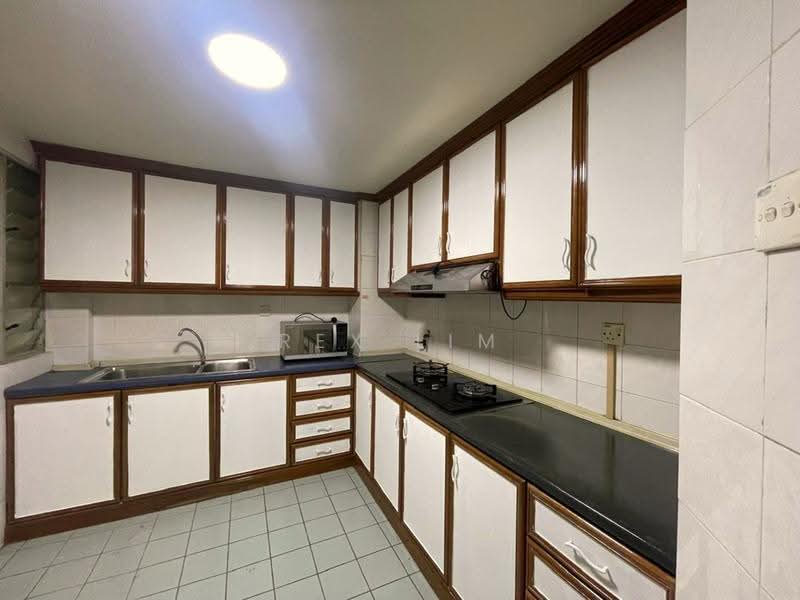 Kondominium untuk Dijual di Pantai Panorama Condominiums - REX LIM - Kitchen - PropertyGuru.com.my