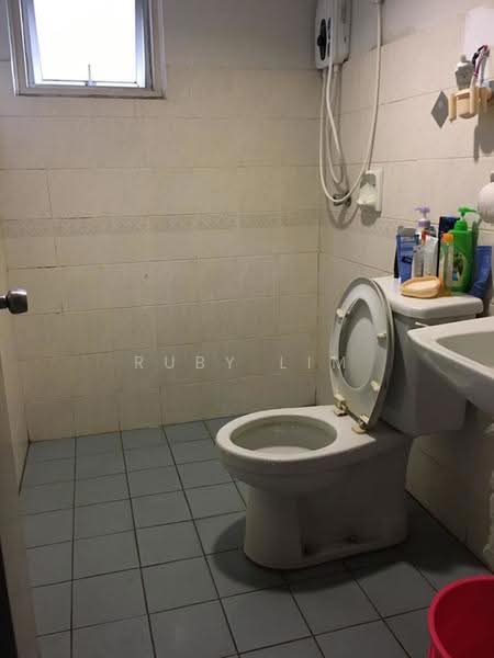 Kondominium untuk Dijual di Pantai Hillpark 2 - Ruby Lim - Bathroom - PropertyGuru.com.my