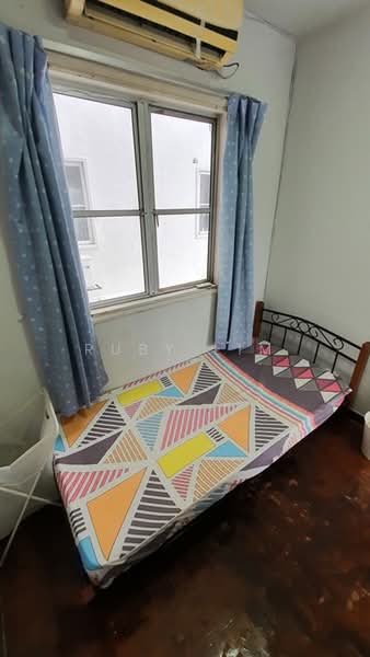 Kondominium untuk Dijual di Pantai Hillpark 2 - Ruby Lim - Bedroom - PropertyGuru.com.my