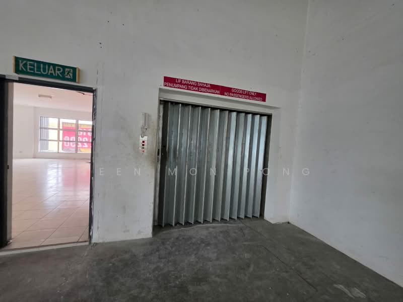Semi-D Factory for Rent in Balakong (Selangor) - Keen Mon Pong - Entrance - PropertyGuru.com.my