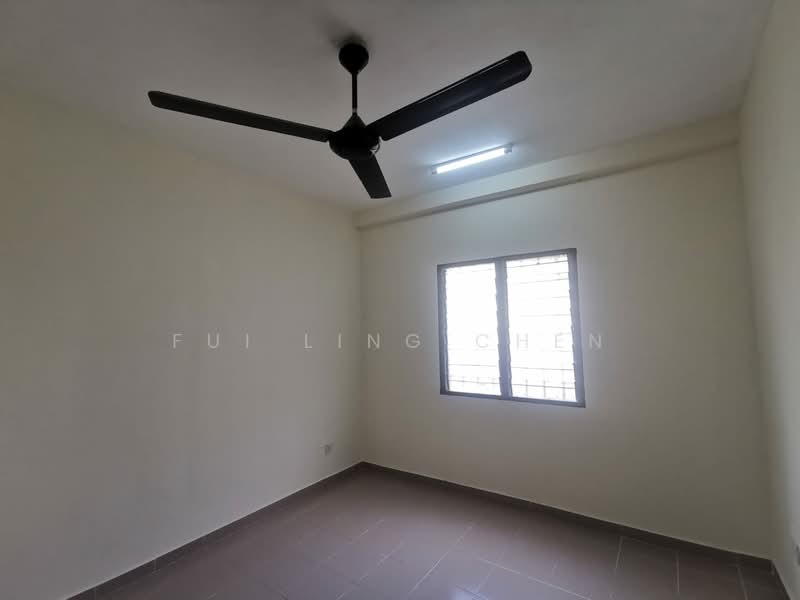 Pangsapuri untuk Dijual di Putra Permai Block B - Fui Ling Chen - Interior - PropertyGuru.com.my