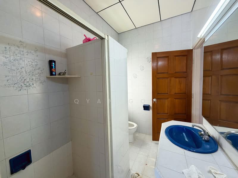 Rumah Berkembar untuk Dijual di Island Glades (Jelutong) - Qyan Goh - Bathroom - PropertyGuru.com.my