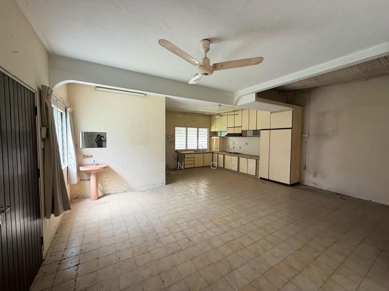 Rumah Berkembar untuk Dijual di Island Glades (Jelutong) - Qyan Goh - Kitchen - PropertyGuru.com.my